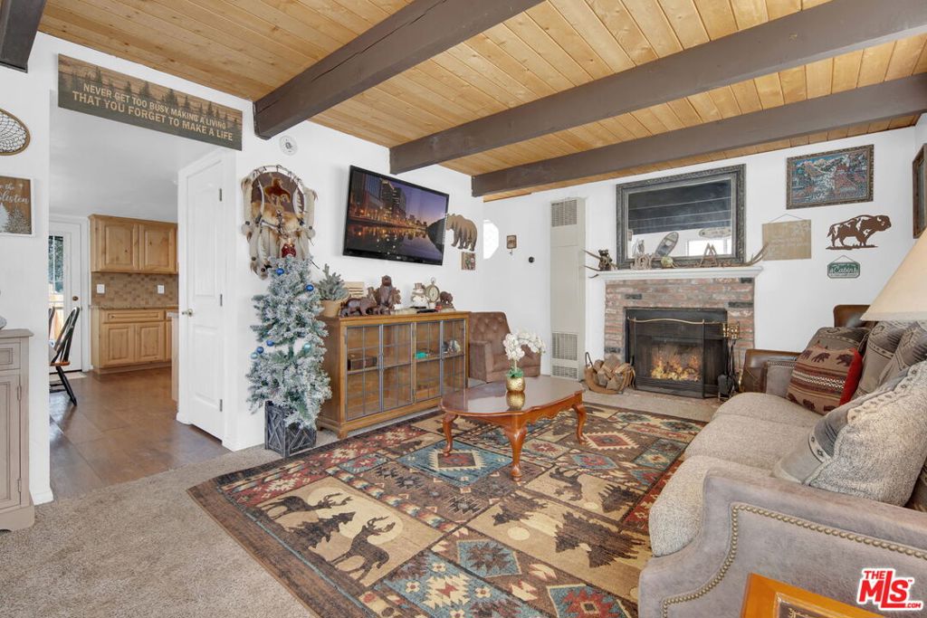 2141 State Lane Property Photo 2