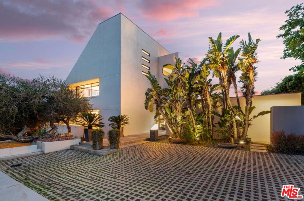 27553 Pacific Coast Highway Property Photo 2