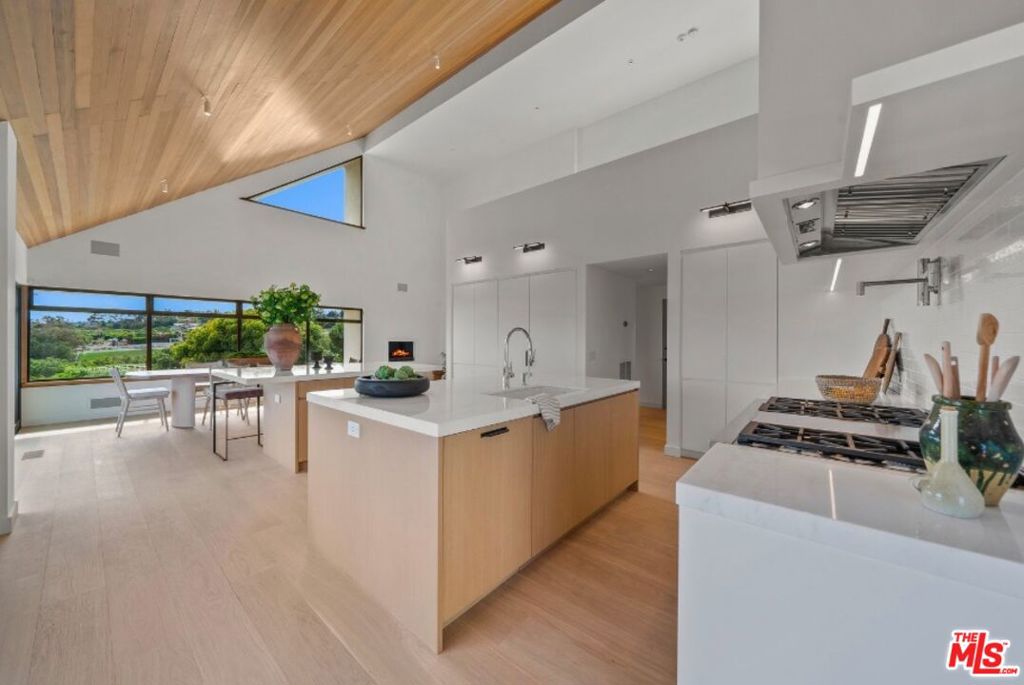 27553 Pacific Coast Highway Property Photo 4