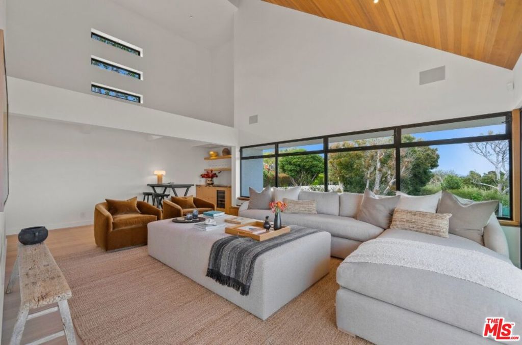 27553 Pacific Coast Highway Property Photo 9