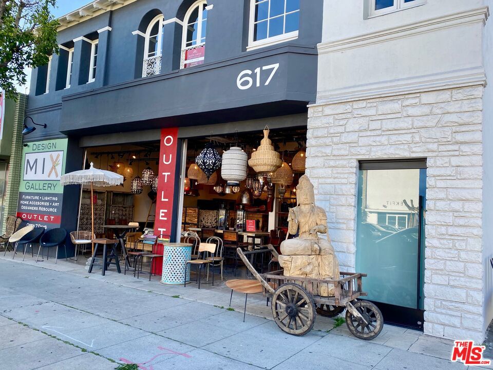 619 S La Brea Avenue 2nd Floor Property Photo 2