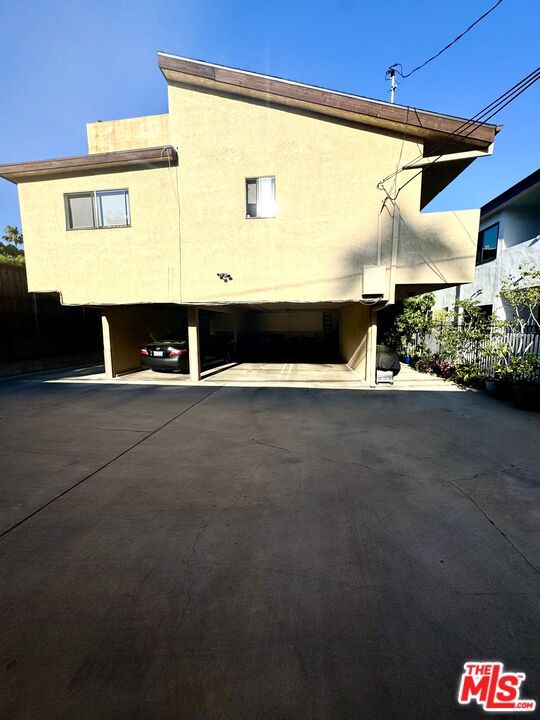 1237 N Ogden Drive 3 Property Photo 12