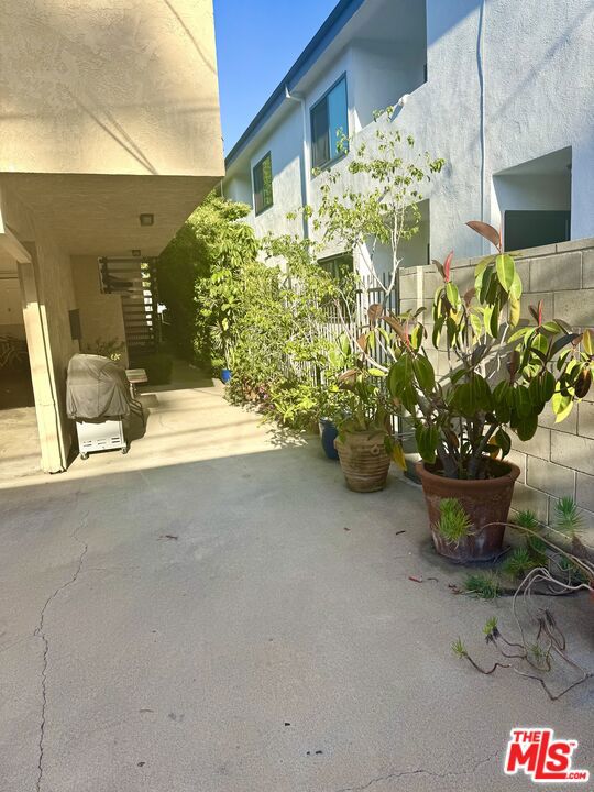 1237 N Ogden Drive 3 Property Photo 13