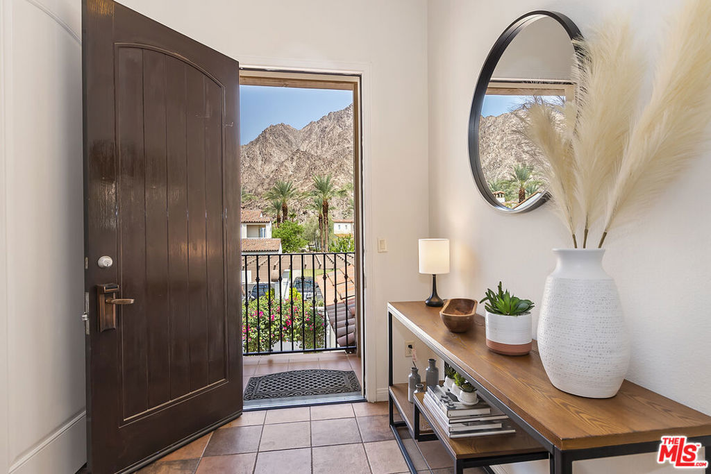 48613 Classic Drive Property Photo 2