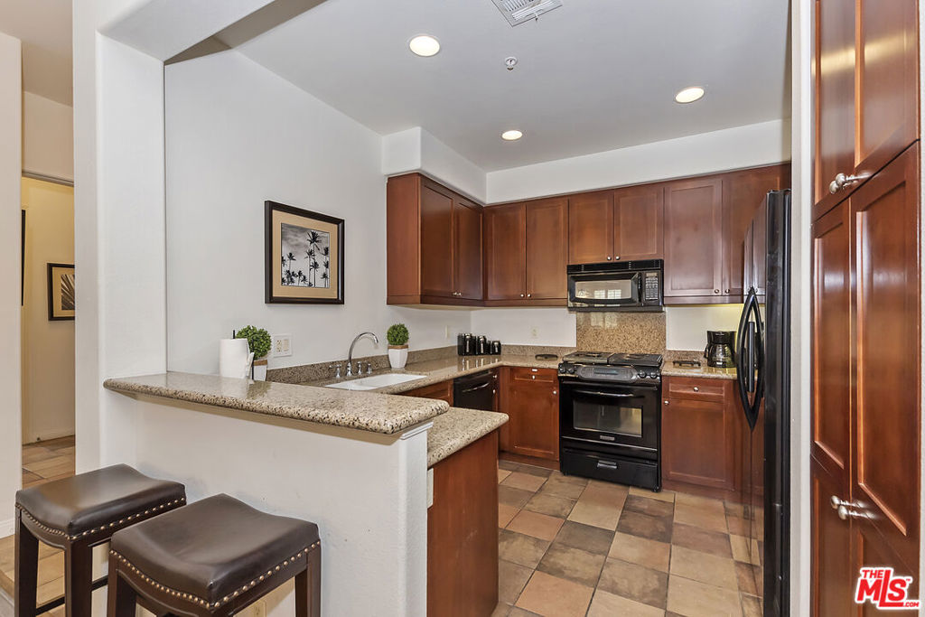 48613 Classic Drive Property Photo 7