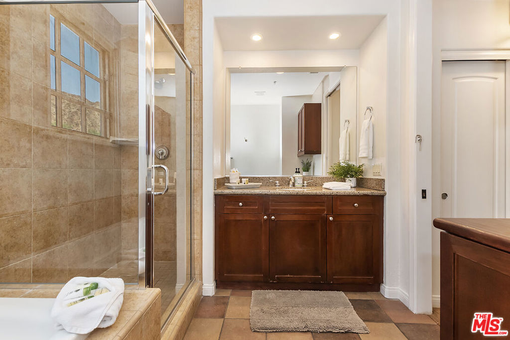 48613 Classic Drive Property Photo 13