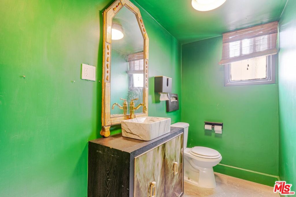 6140 W Pico Boulevard Property Photo 12