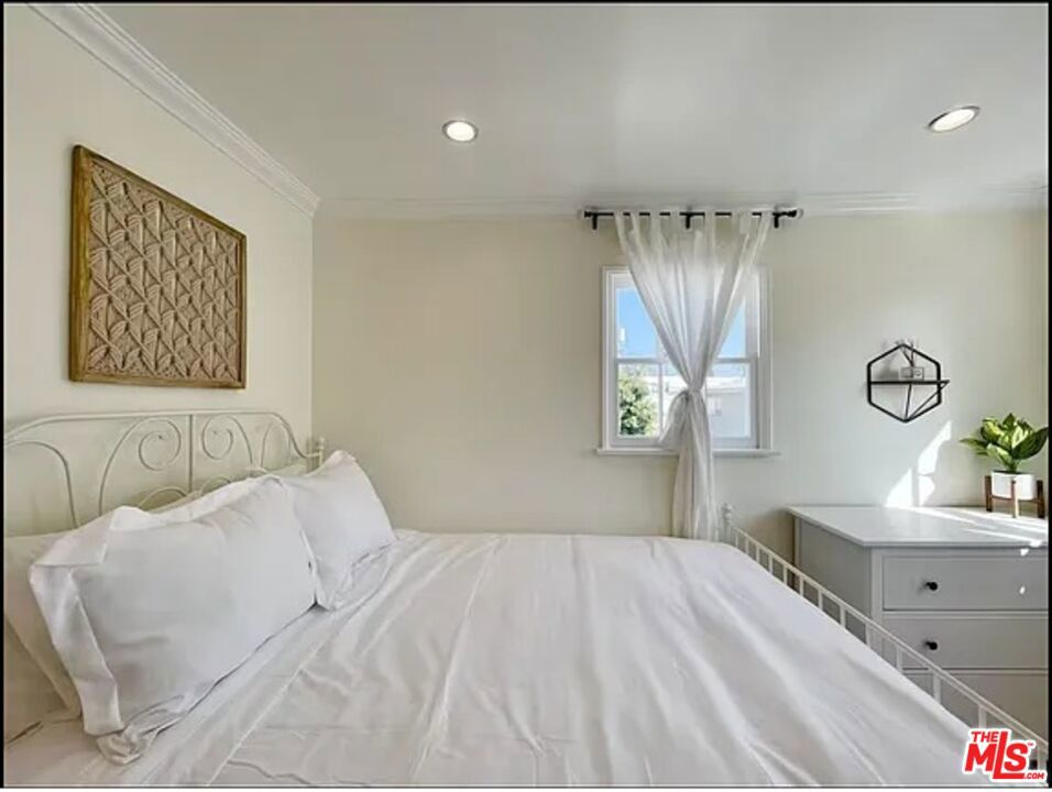 429 Ocean Ave 12 Property Photo 3