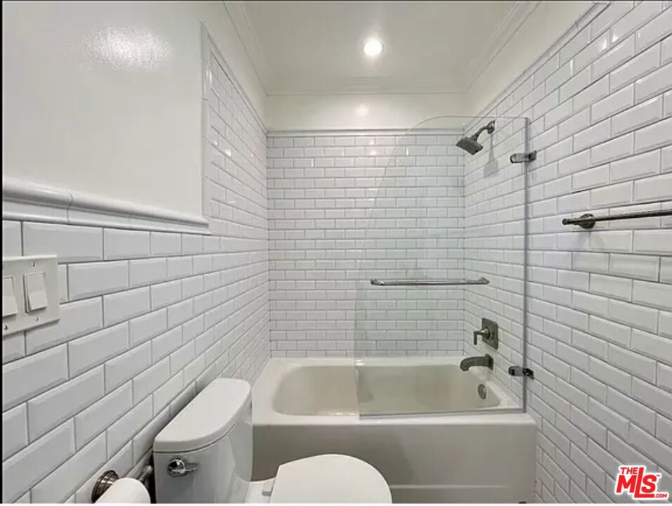 429 Ocean Ave 12 Property Photo 4