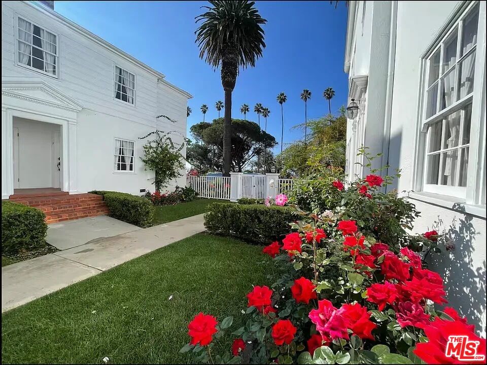 429 Ocean Ave 12 Property Photo 5