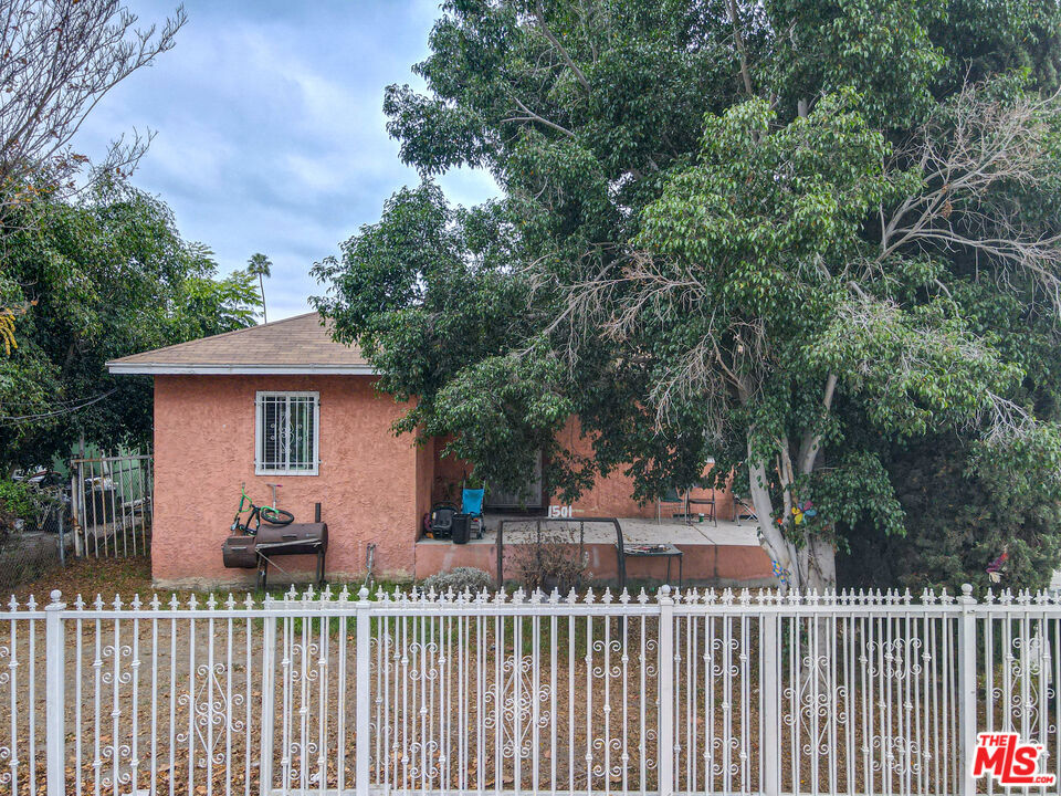 1503 E 109th Street Property Photo 2