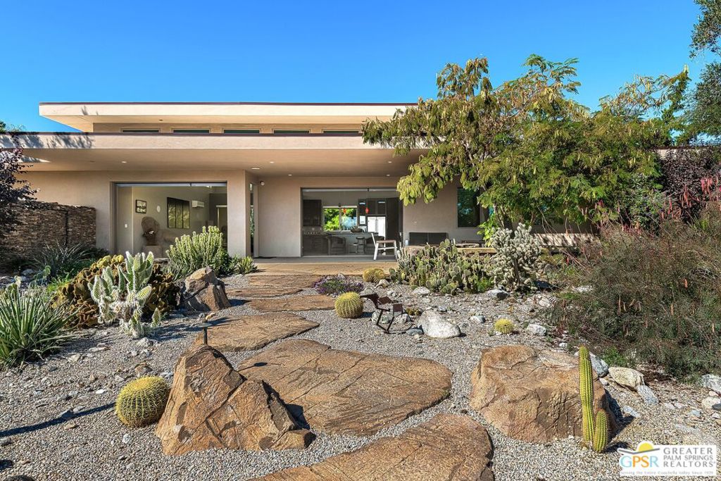4974 Avenida Del Sol Property Photo