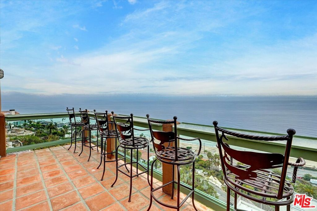 3916 Rambla Orienta Property Photo 1