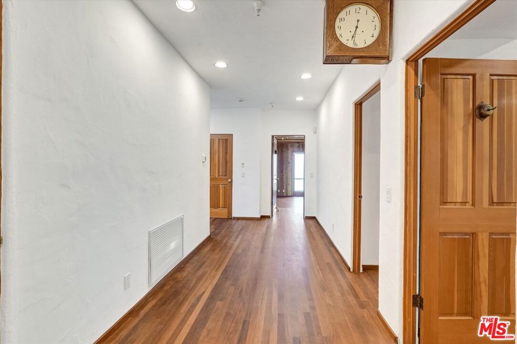 3916 Rambla Orienta Property Photo 20