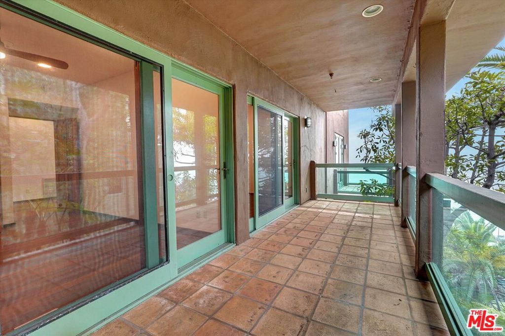 3916 Rambla Orienta Property Photo 26