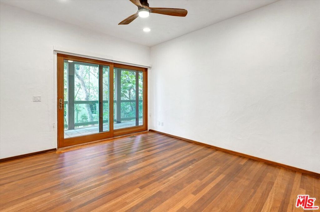 3916 Rambla Orienta Property Photo 28