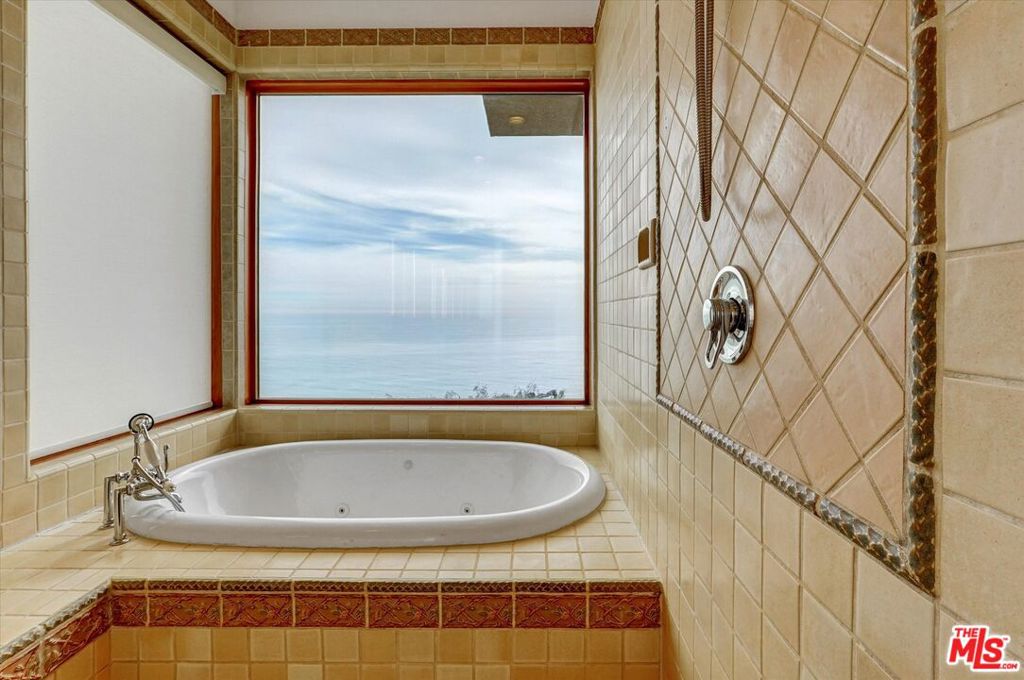 3916 Rambla Orienta Property Photo 37