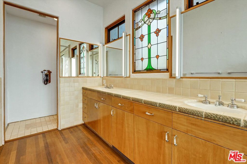 3916 Rambla Orienta Property Photo 38