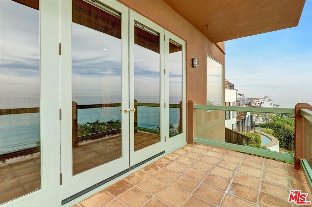 3916 Rambla Orienta Property Photo 41