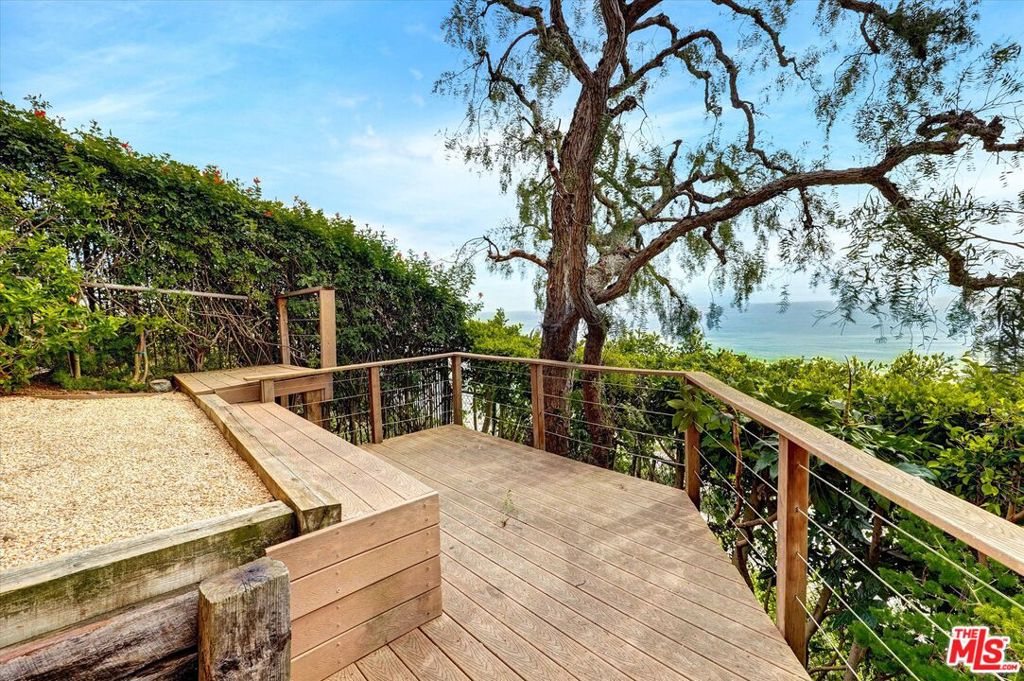 3916 Rambla Orienta Property Photo 44