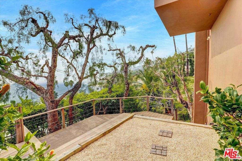 3916 Rambla Orienta Property Photo 45