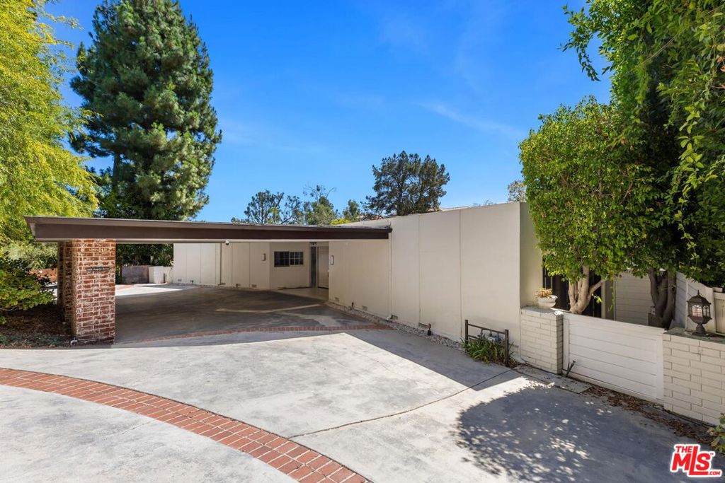 1163 Angelo Drive Property Photo 3