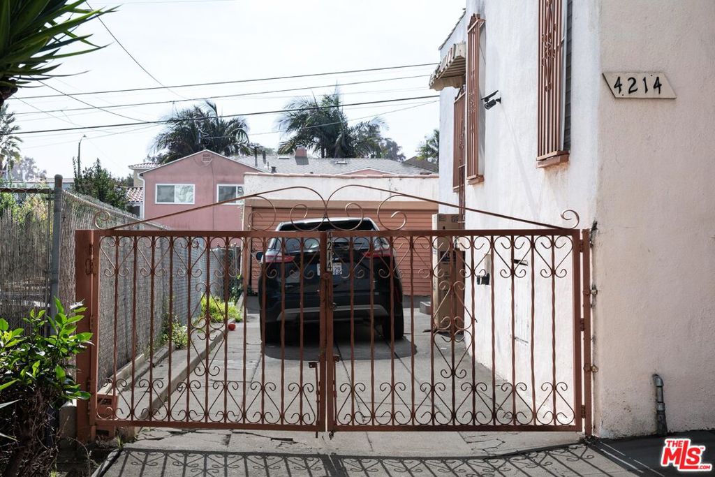4214 W Slauson Avenue Property Photo 17