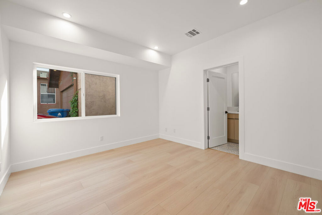 913 N Hobart Boulevard Property Photo 66