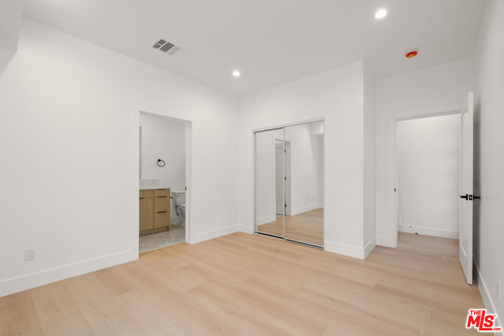 913 N Hobart Boulevard Property Photo 67
