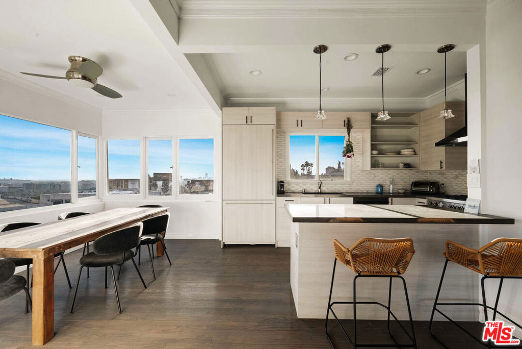 1326 Londonderry View Drive 7 Property Photo 8