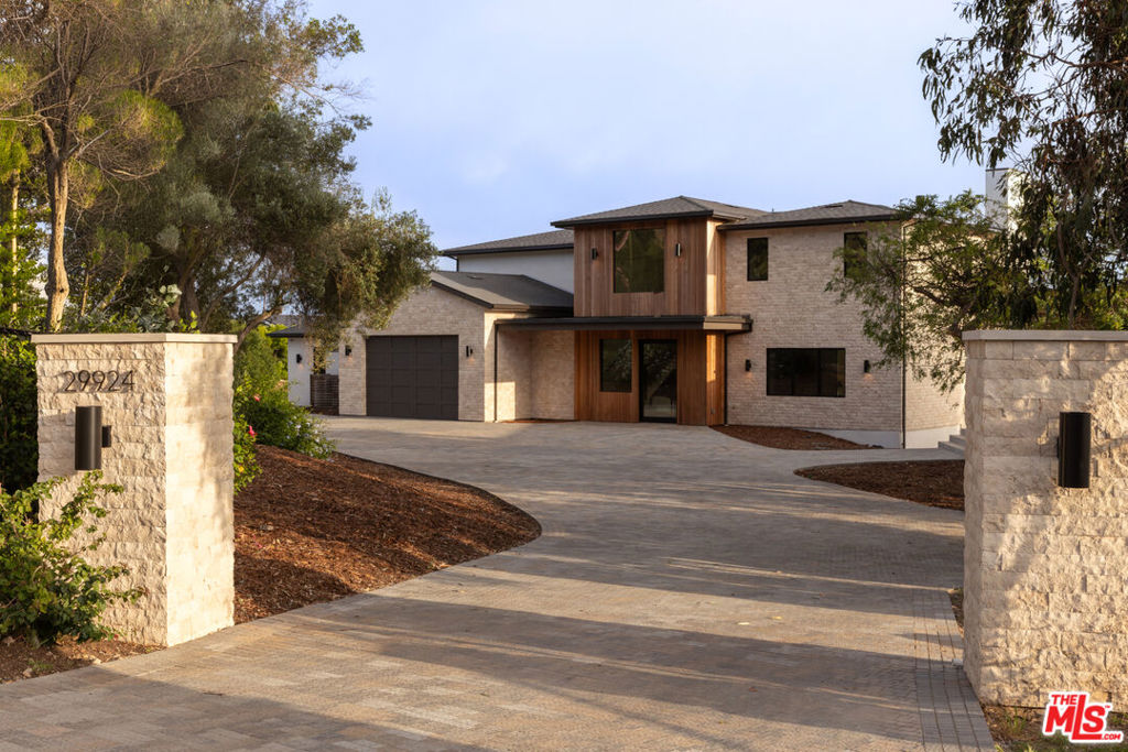 29924 Harvester Road Property Photo 5