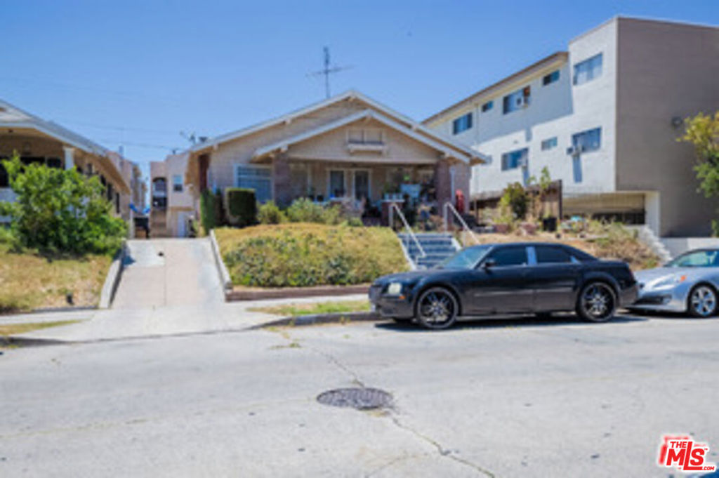 417 N Serrano Avenue 3 Property Photo 5