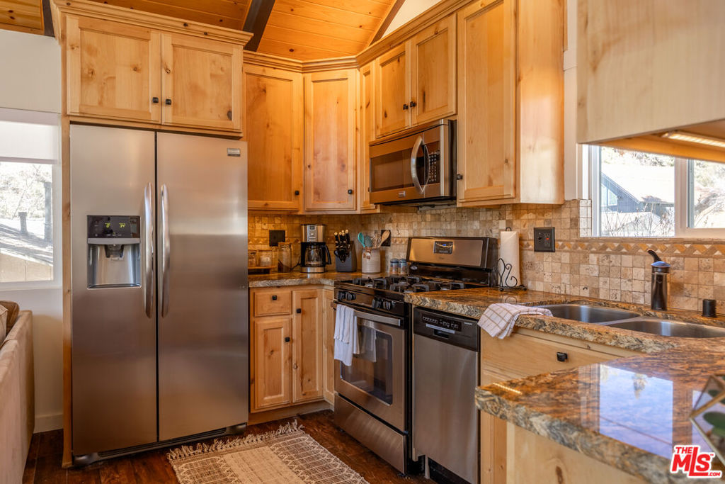 43343 Bow Canyon Road Property Photo 6