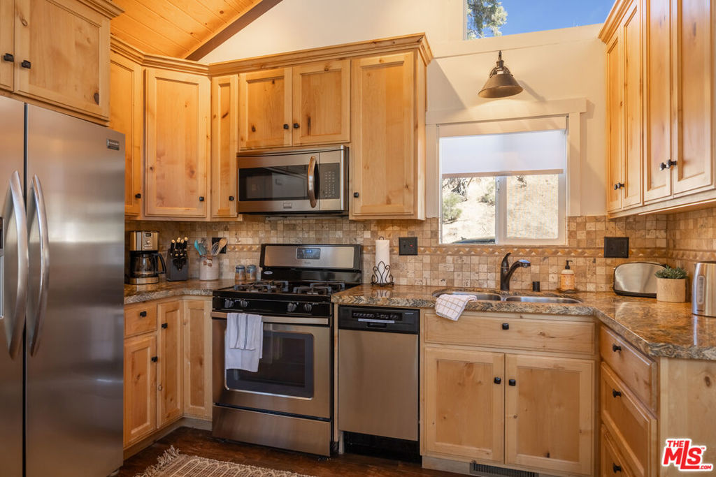 43343 Bow Canyon Road Property Photo 7