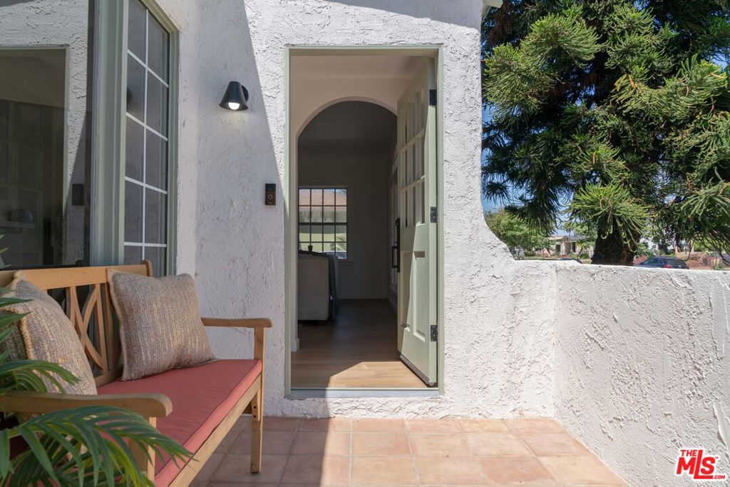 1826 W 78th Street Property Photo 4
