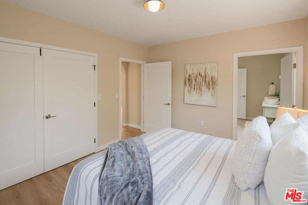 1826 W 78th Street Property Photo 40