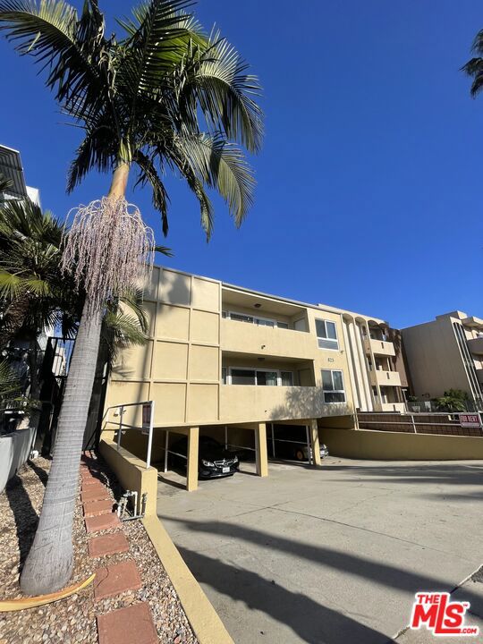 823 5th Street Property Photo 3