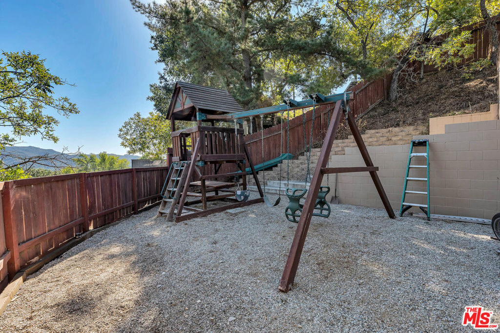 21832 Canon Drive Property Photo 10