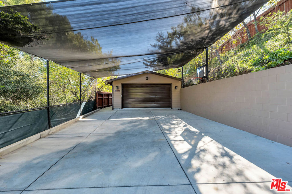 21832 Canon Drive Property Photo 11