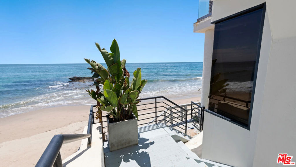 25252 Malibu Road Upper Unit Property Photo 23