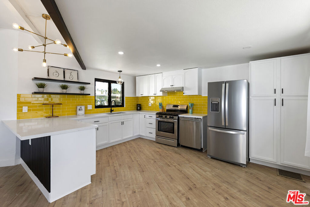 25622533 Property Photo 10