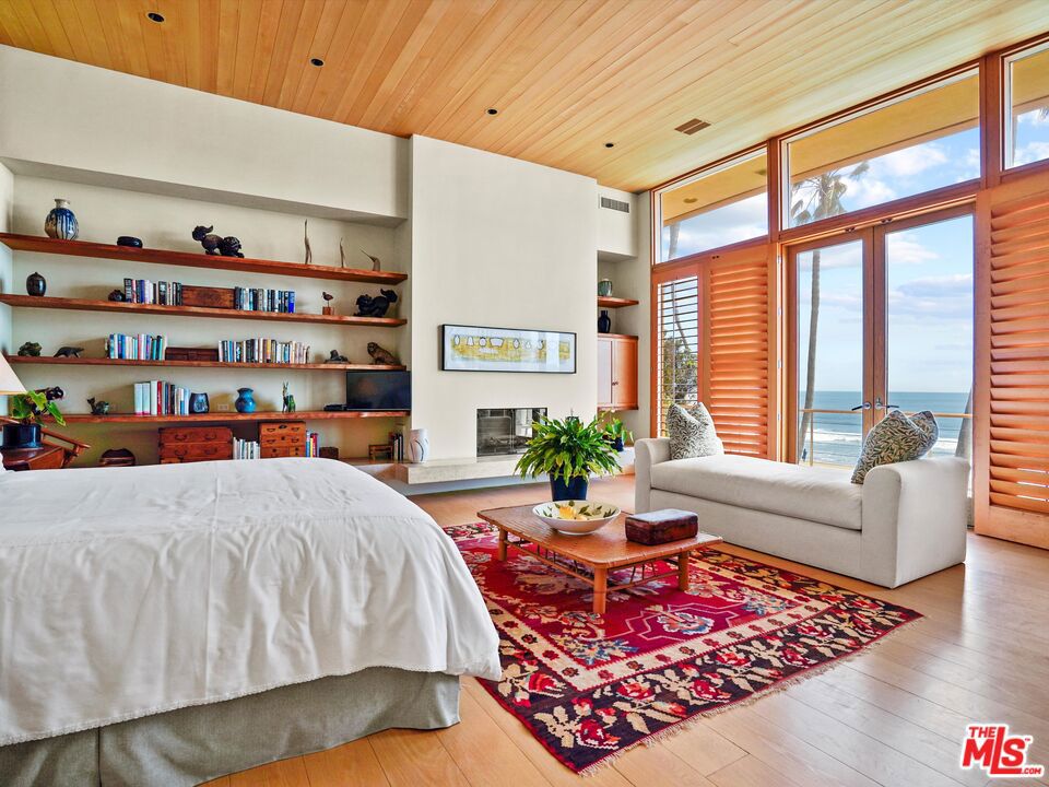 31280 Broad Beach Road Property Photo 4