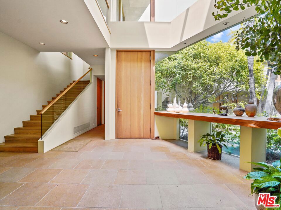 31280 Broad Beach Road Property Photo 9