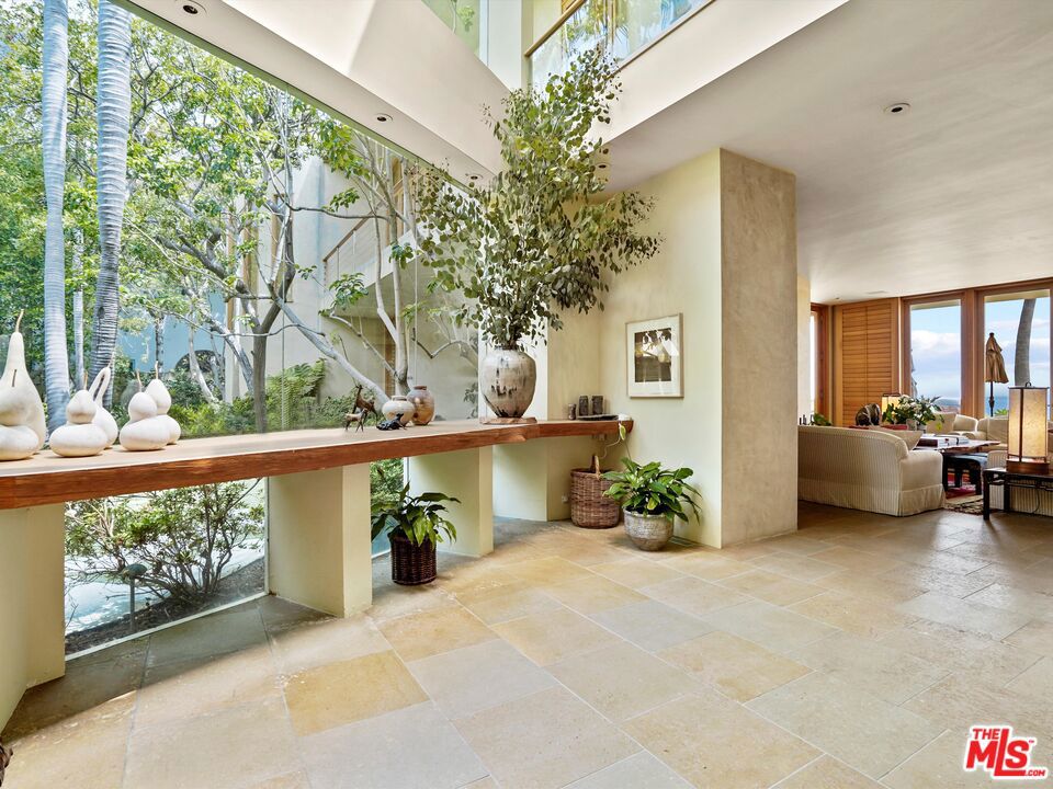 31280 Broad Beach Road Property Photo 10