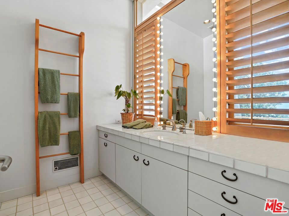 31280 Broad Beach Road Property Photo 36