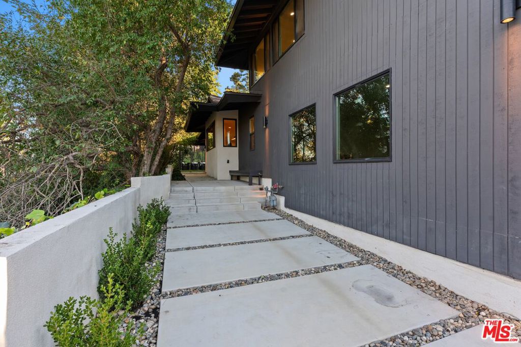 16708 Chaplin Avenue Property Photo 2