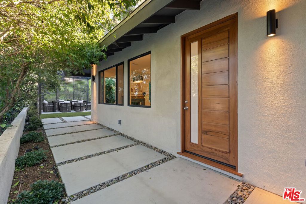 16708 Chaplin Avenue Property Photo 3