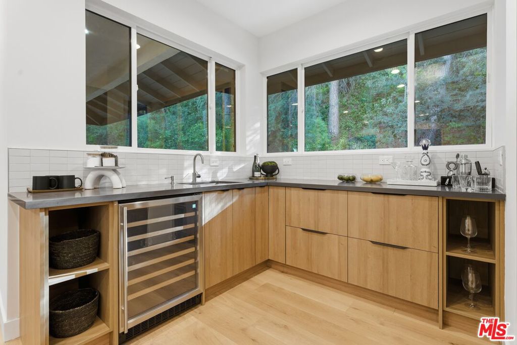 16708 Chaplin Avenue Property Photo 11