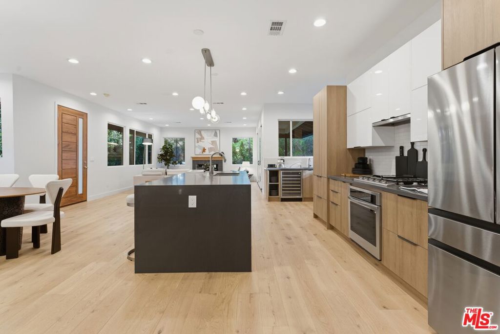 16708 Chaplin Avenue Property Photo 14