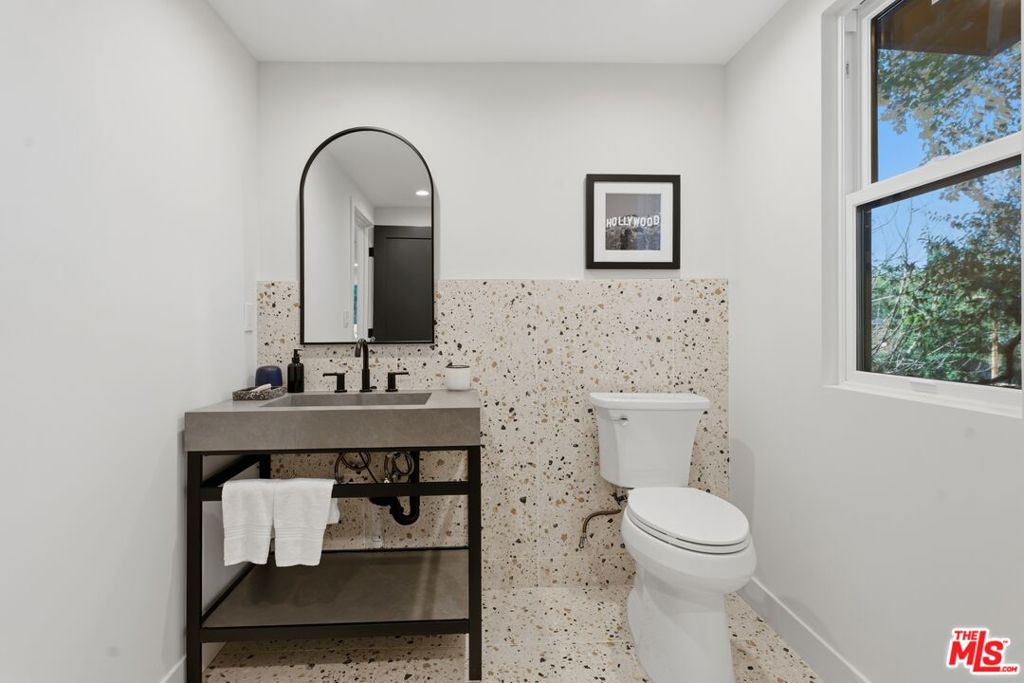 16708 Chaplin Avenue Property Photo 20